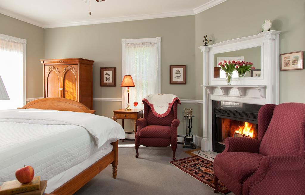 The Maple Leaf Inn Barnard Экстерьер фото